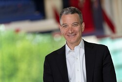 A photograph of Jeffrey Rosen from the chest up.