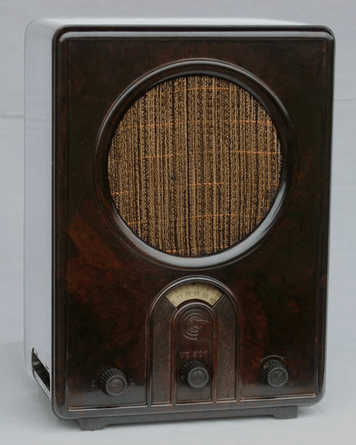 A Volksempfänger radio