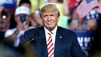 Media Name: donald_trump_and_the_declaration_of_independence.jpg