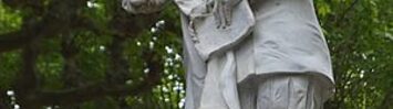 Media Name: statue_detienne_de_la_boetie.jpg